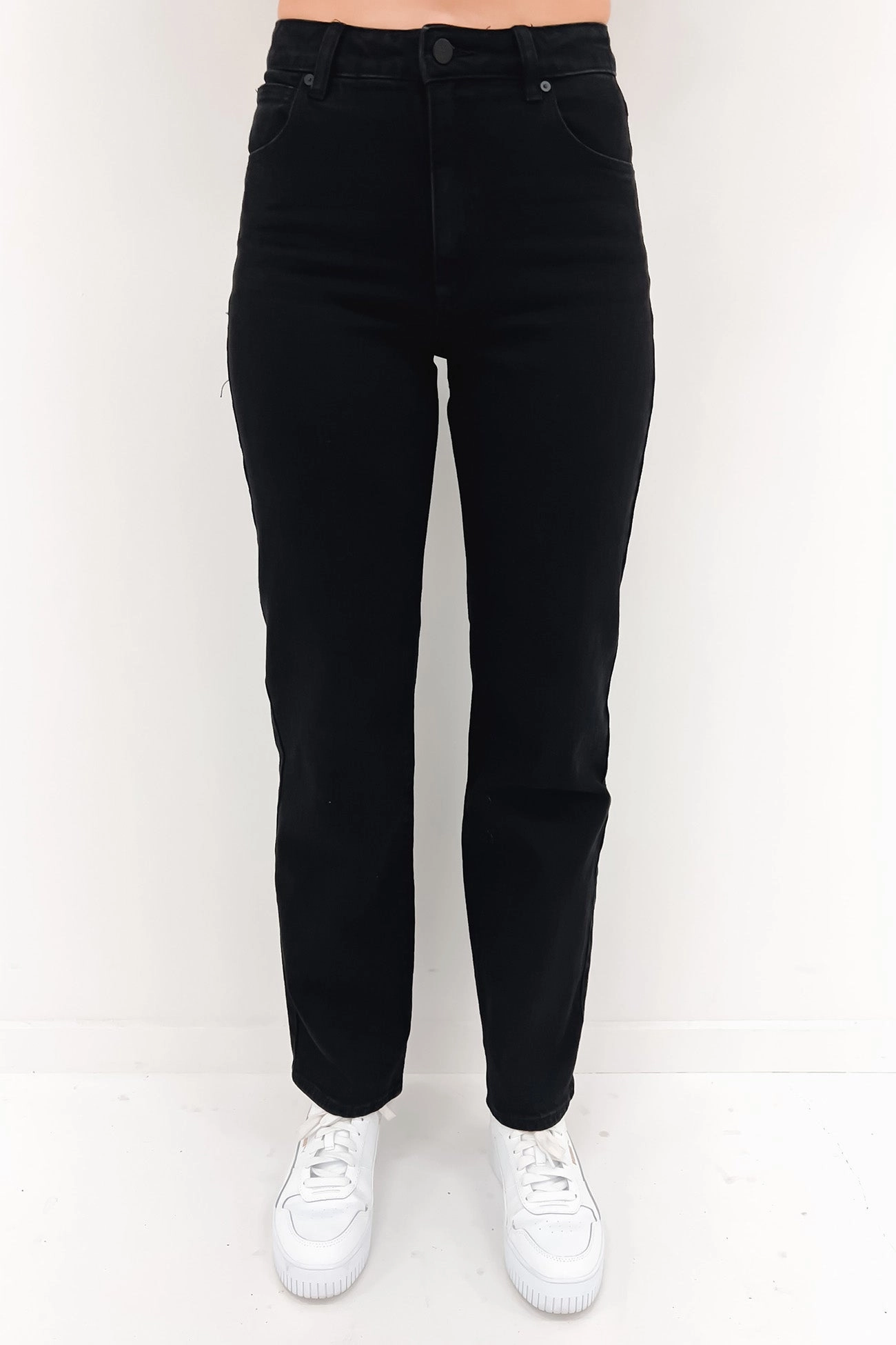 A 94 High Straight Jean Black Light Festival Outfit Affordable Sunny Vibes Minimalist Rainy Day Vintage Lover