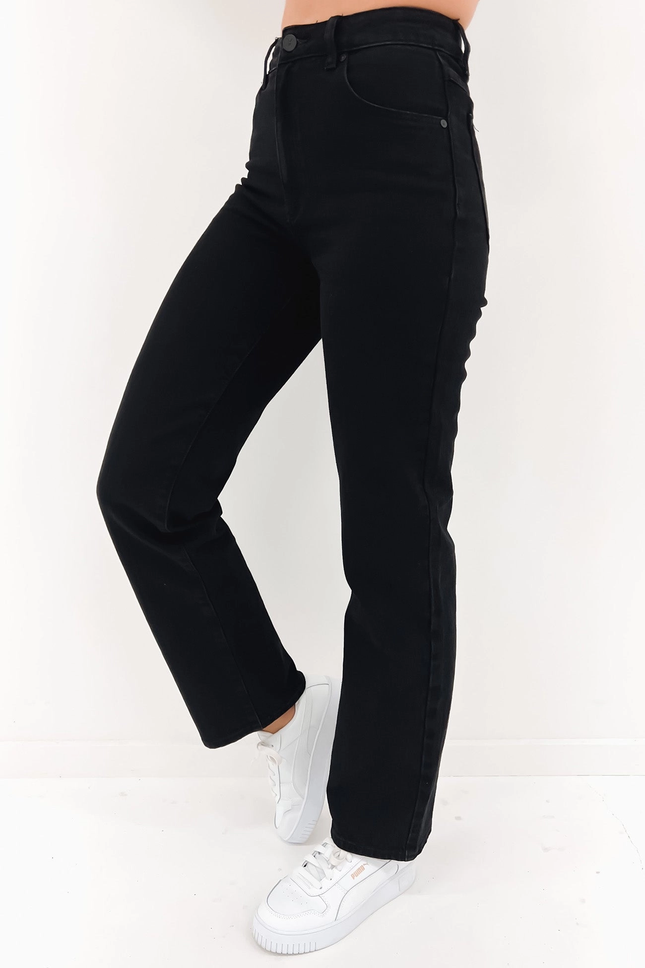 Chill Vibes A 94 High Straight Jean Black Light