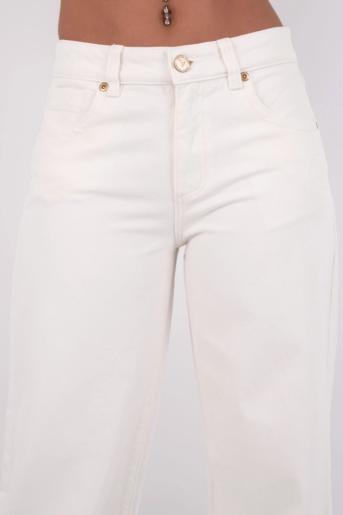 Always Fits Well Flat Lock Stitching A 95 Baggy Jean White Gold