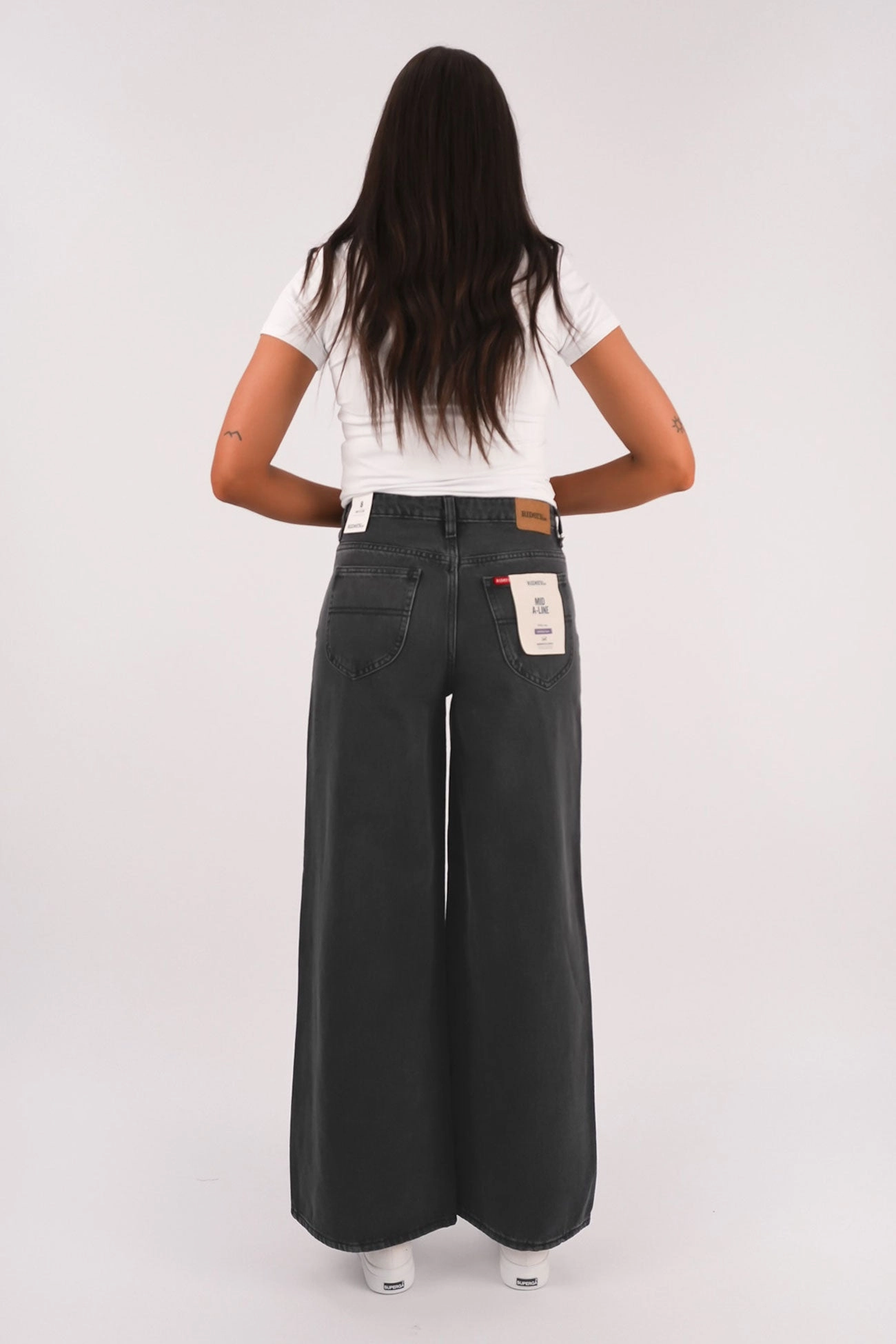 Mid A-Line Jean Black Logic Contemporary Vibe