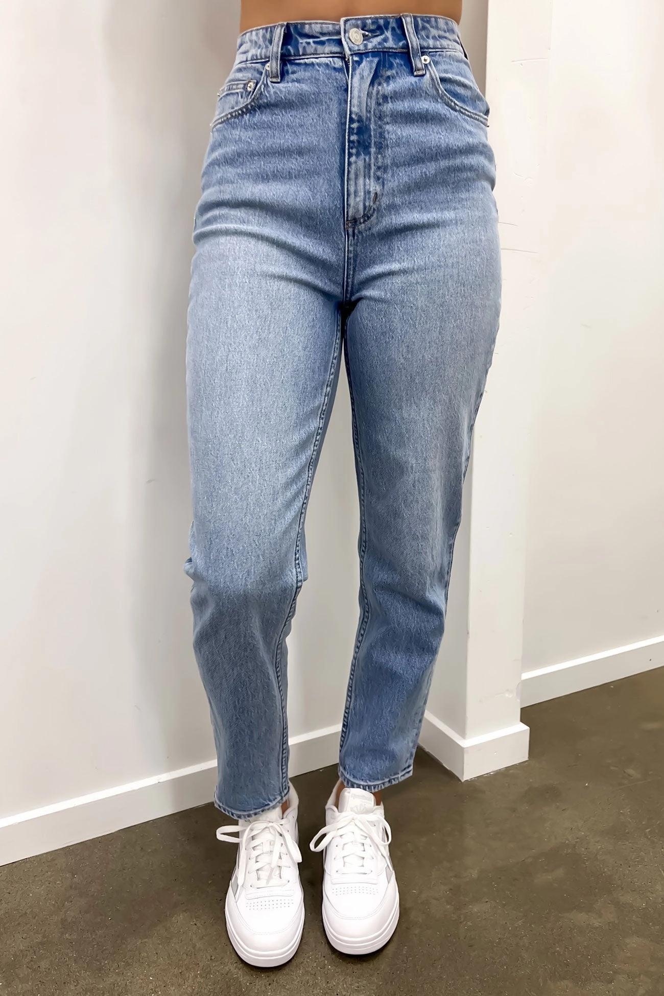 High Moms Jean Blue Elysium Neat Look Trend Setter Chill Outfit