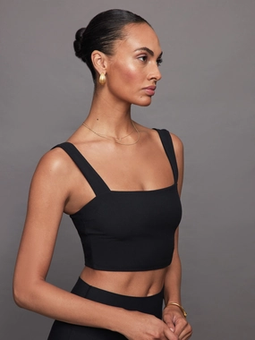 Double Stitched Seams High Elasticity Fabric Square Neck Bra Top in Melt - Black