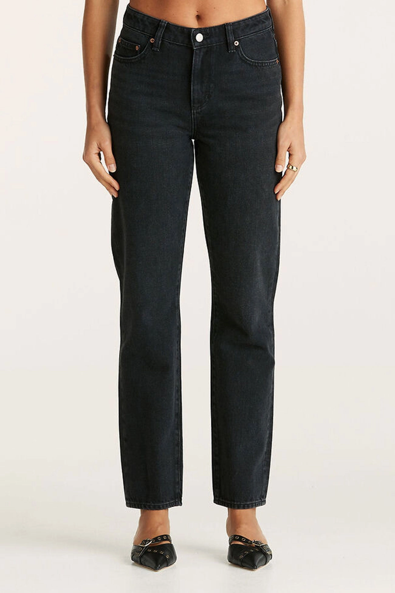 Modern Vibes Weather Friendly Mid Slim Straight Jean Black Drift