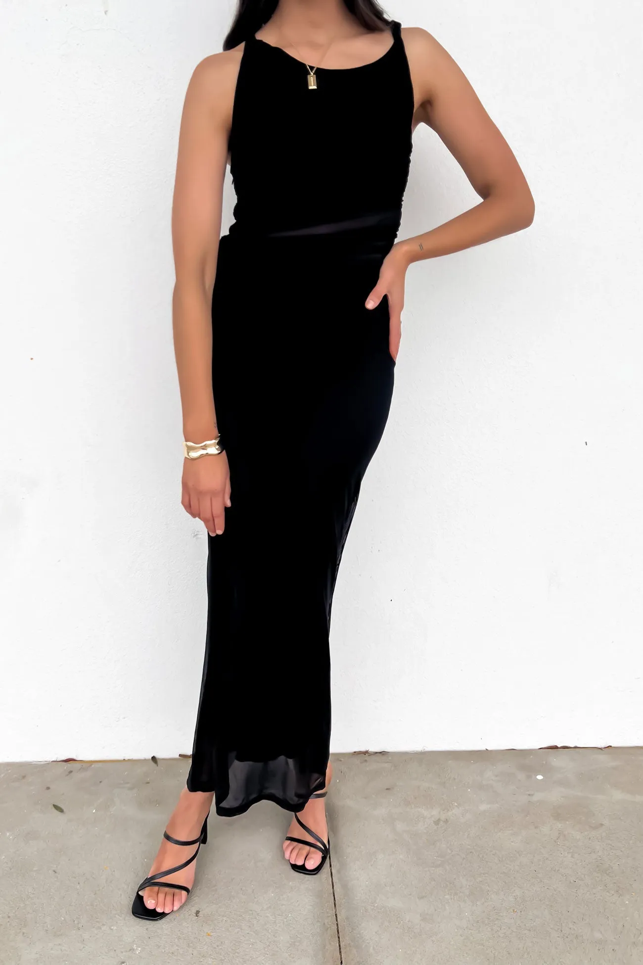 Halle Maxi Dress Black Sleek Comfort Delicate Tone