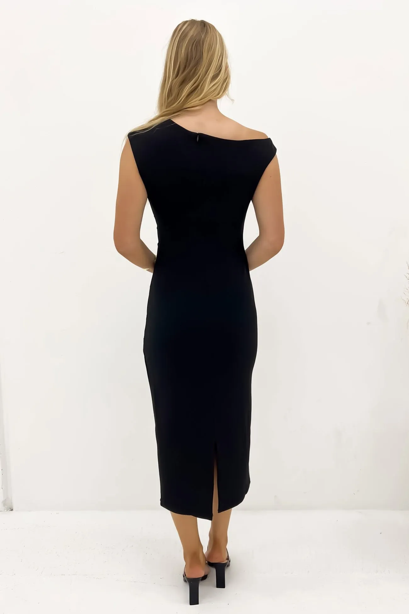 Harmonious Layers Sylvie Midi Dress Black