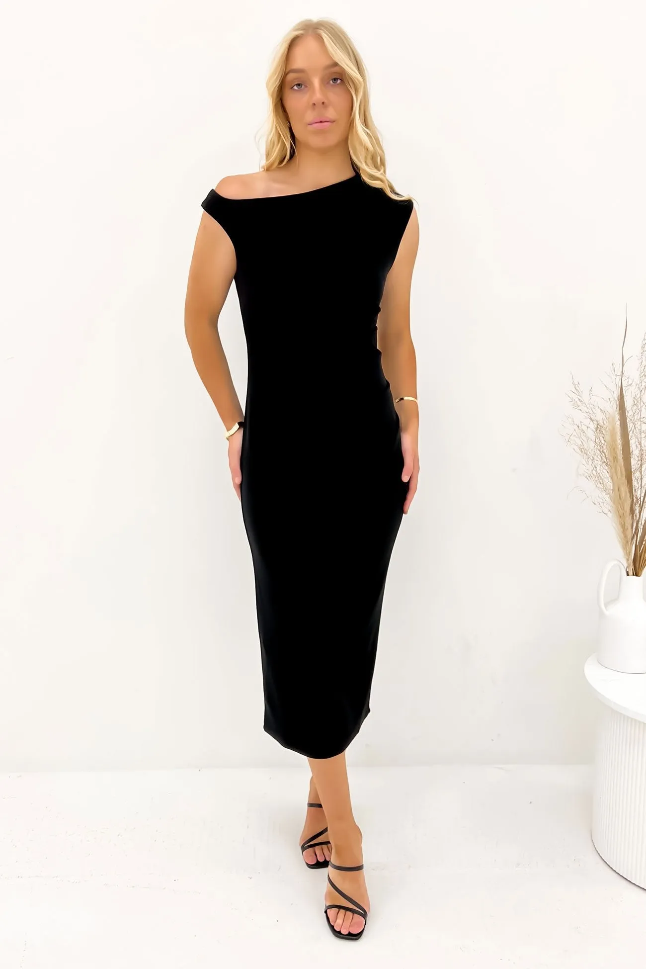 Chic Silhouette Sylvie Midi Dress Black