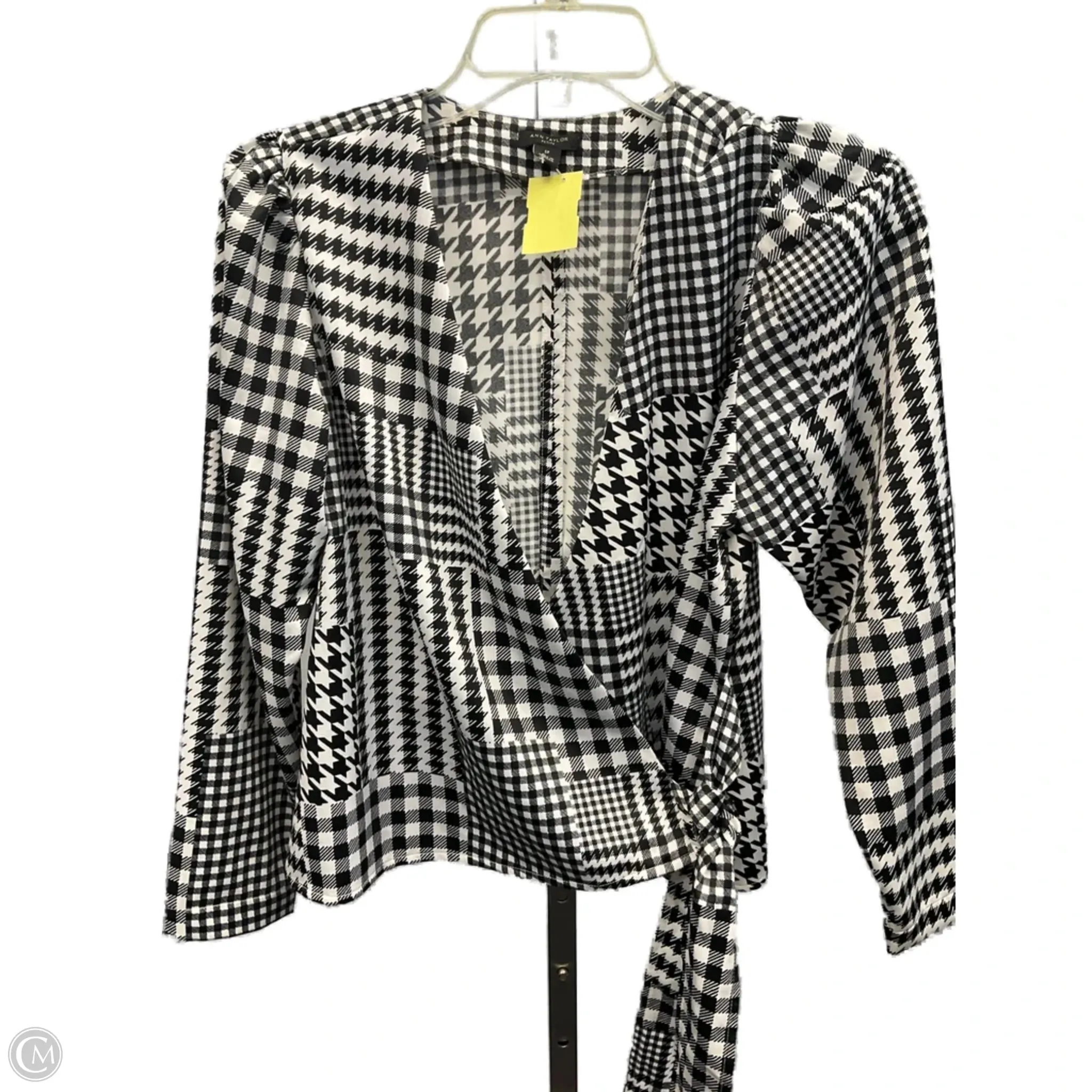 Top Long Sleeve By Ann Taylor In Black & White, Size: S NonBindingCollar