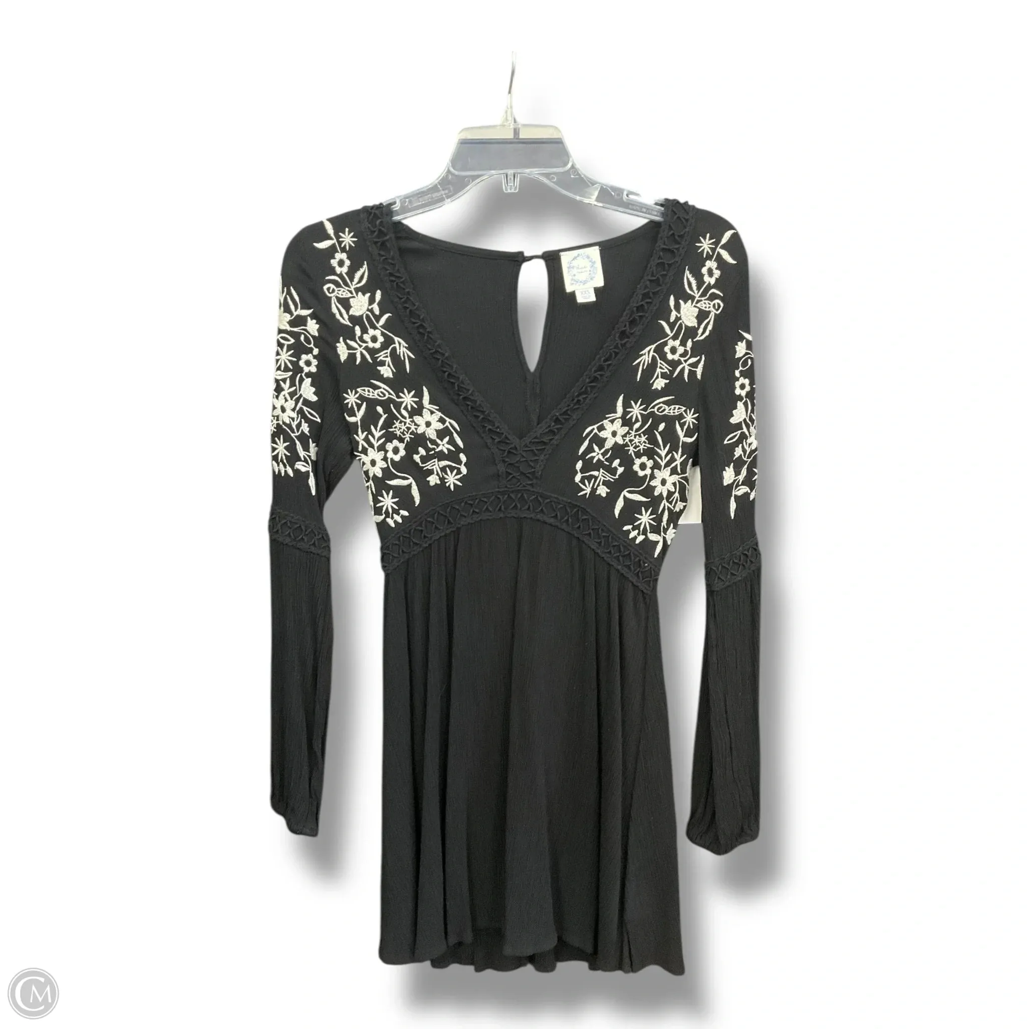 Soft and Stylish City Casual Dress Casual Short By Blue Rain In Black & White, Size: Xxs
