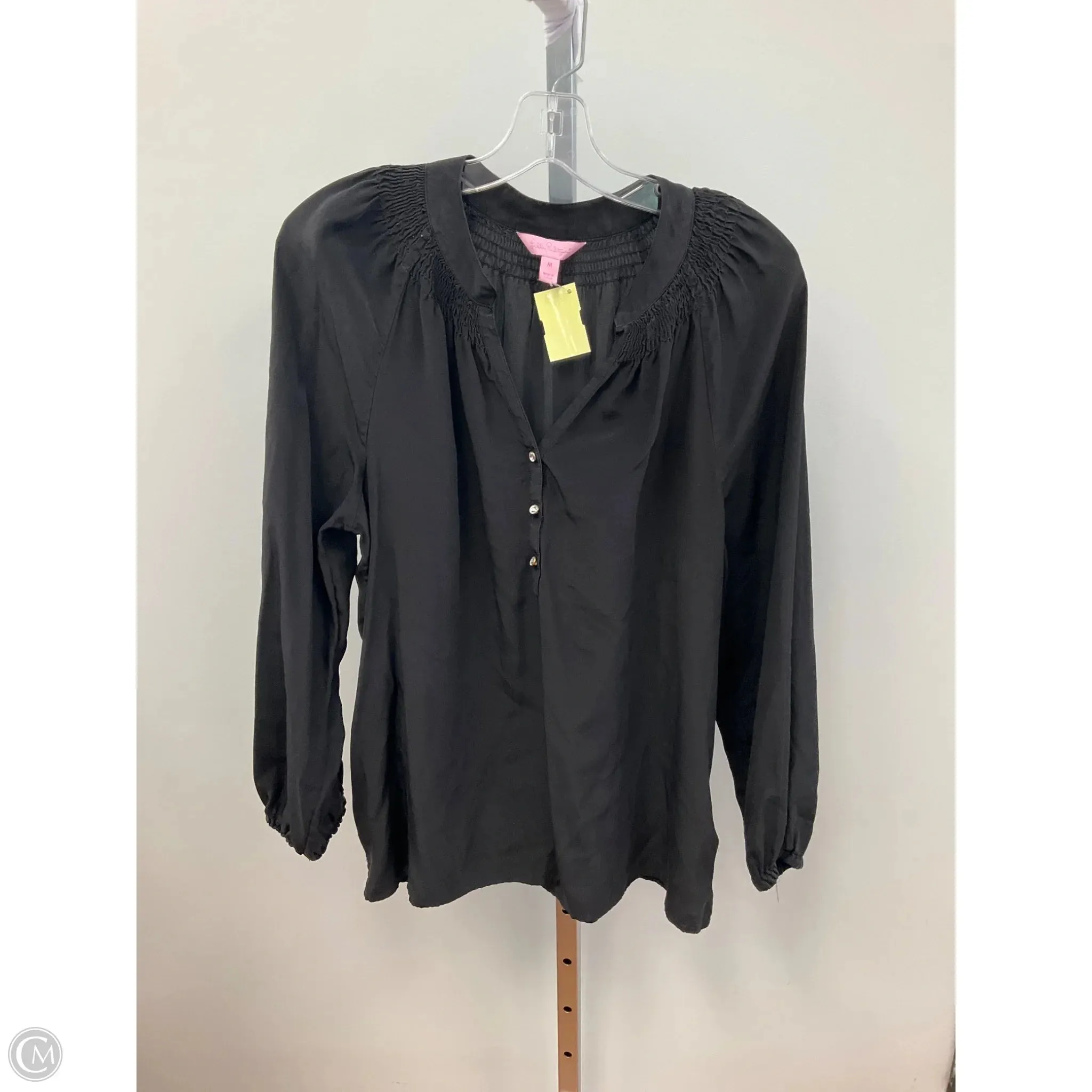 ComfortWaistband Windproof Fabric Top Long Sleeve Designer By Lilly Pulitzer In Black, Size: M
