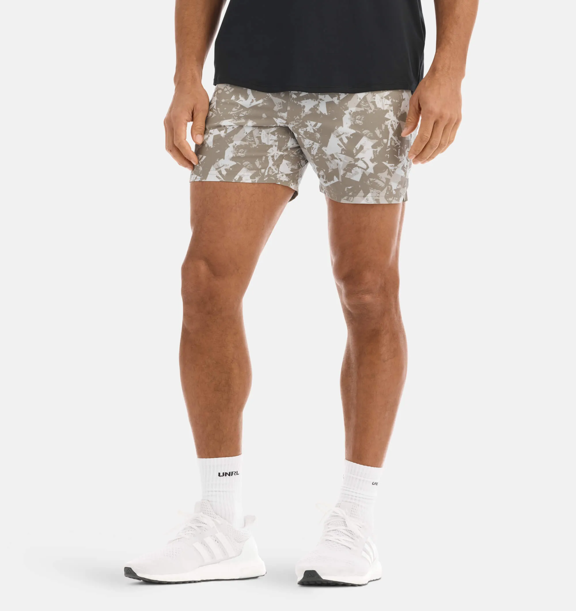 Hotel Style LightweightInsulation UNRL Stride Short [5.5"]
