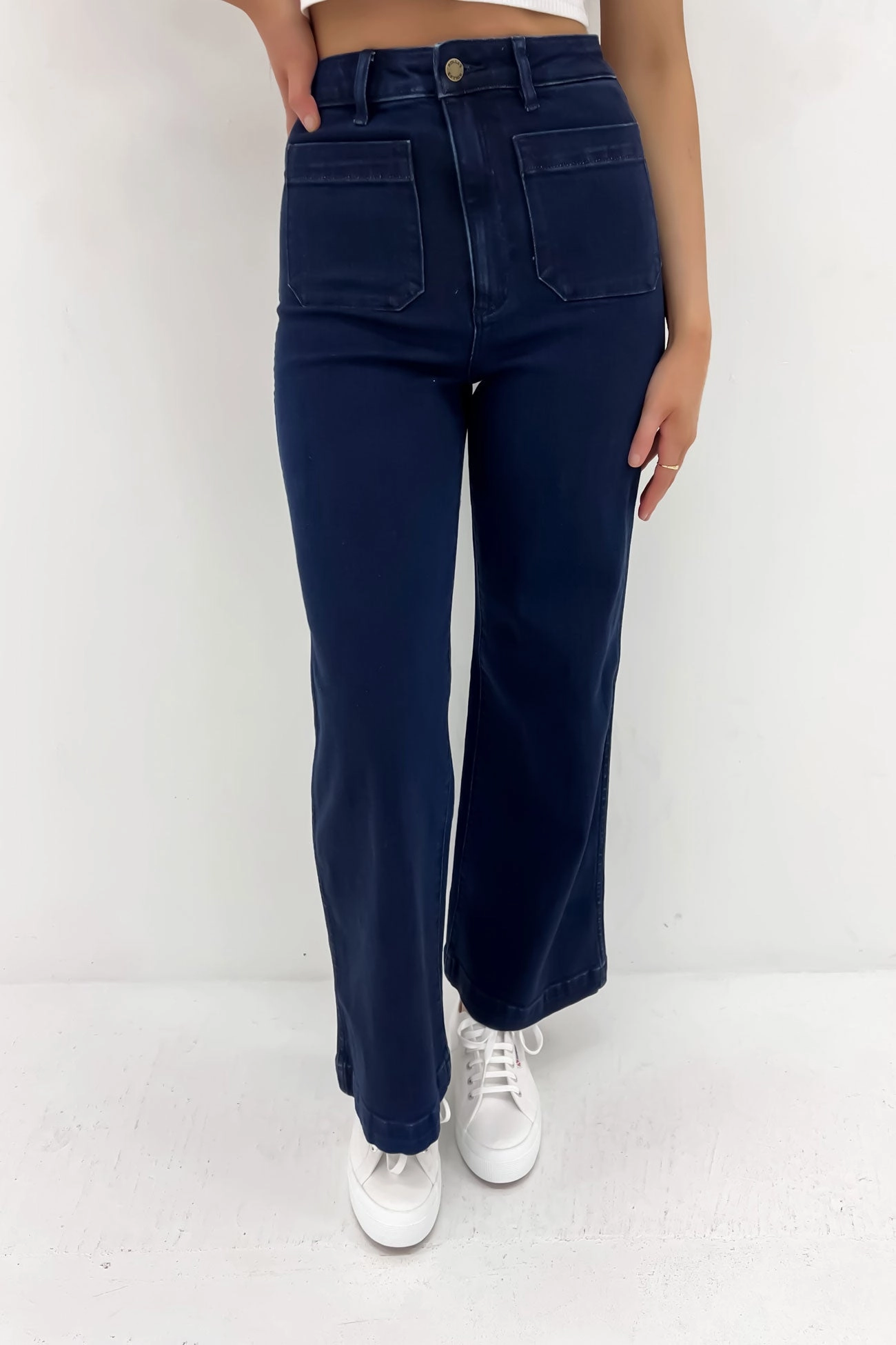 Minimalist Style Chill Outfit Sailor Jean Dark Stone