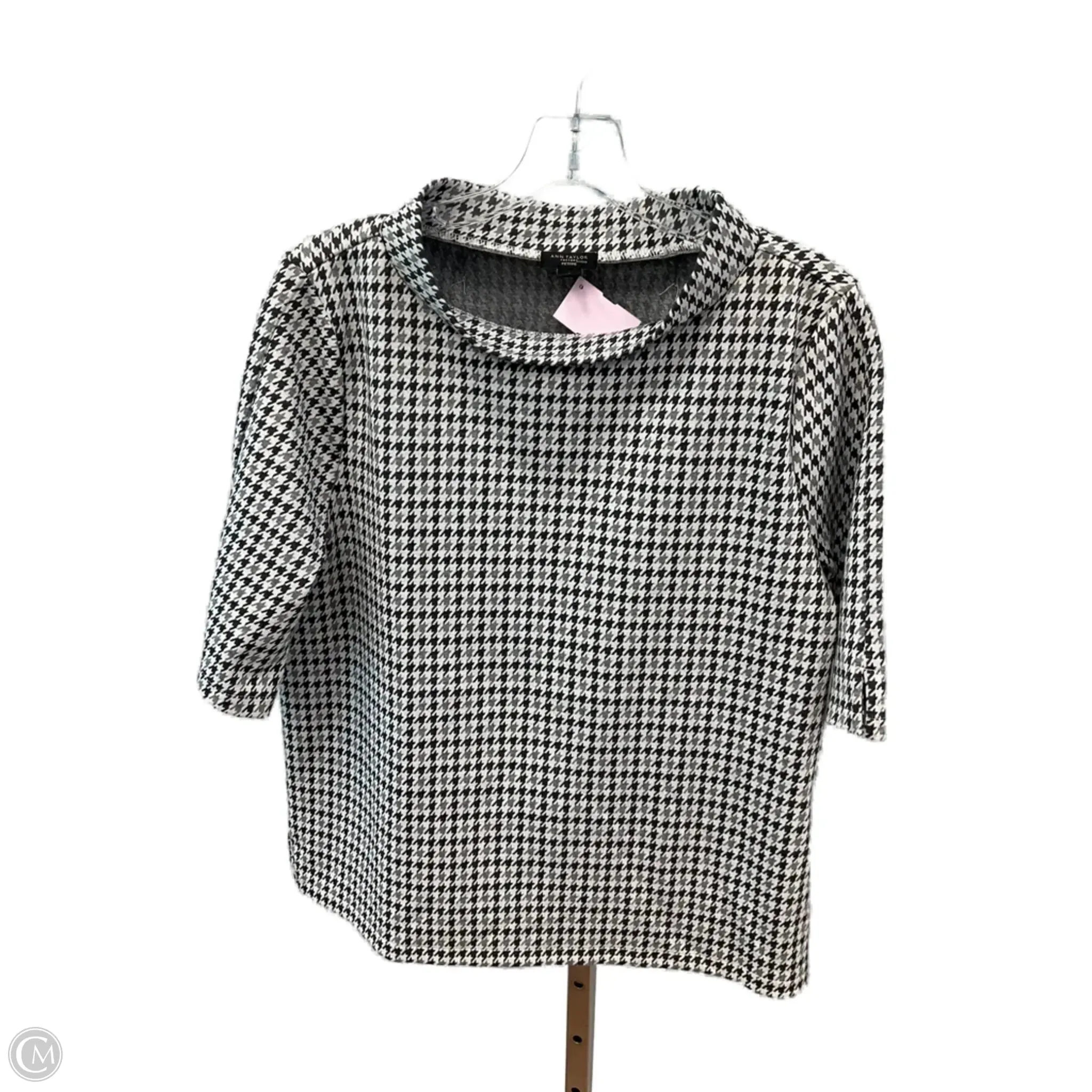 Top Short Sleeve By Ann Taylor In Grey, Size: Lp Formal Wear
